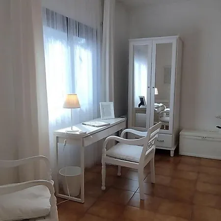 بيت للعطل Big House On Barcelona S Border *